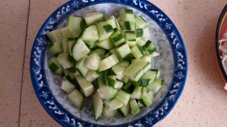 香辣豇豆炒鸡丁步骤2