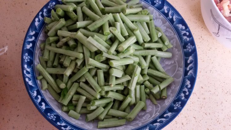 香辣豇豆炒鸡丁步骤3