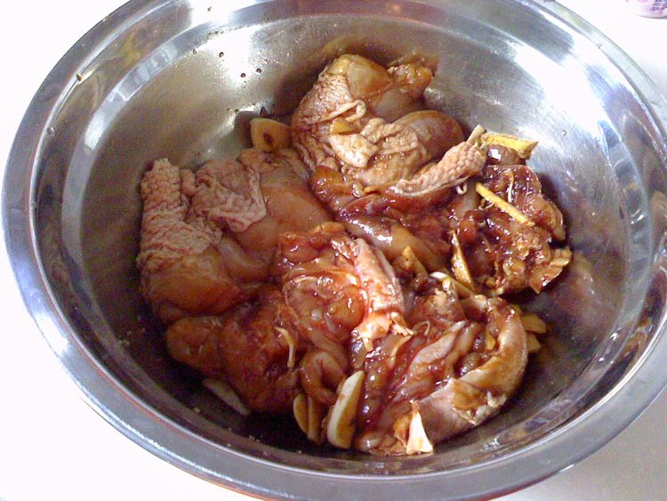 西兰花炒鸡腿步骤2