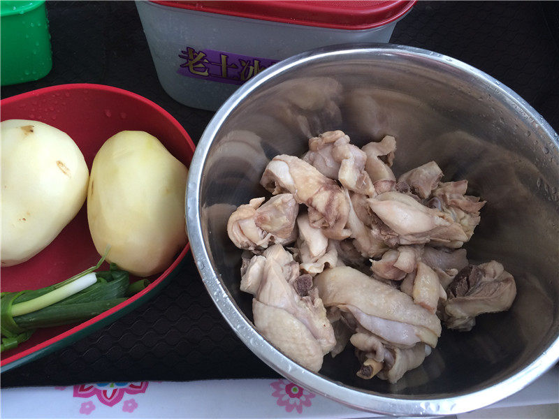 鸡腿烧土豆步骤5