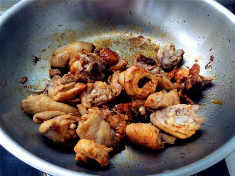 鸡腿烧土豆步骤9