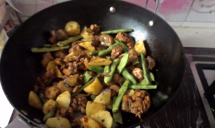 黄焖土豆鸡步骤7
