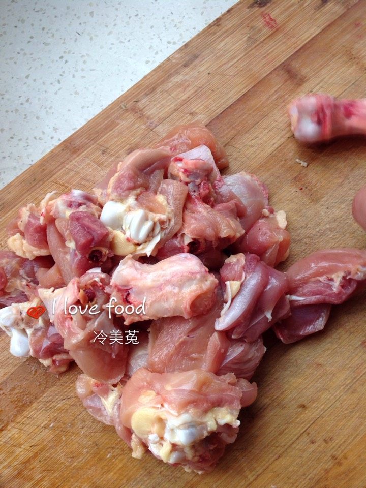 肉蘑炖鸡腿步骤8