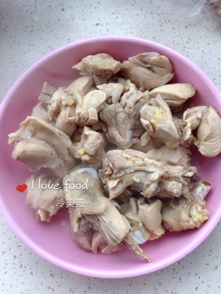 肉蘑炖鸡腿步骤12