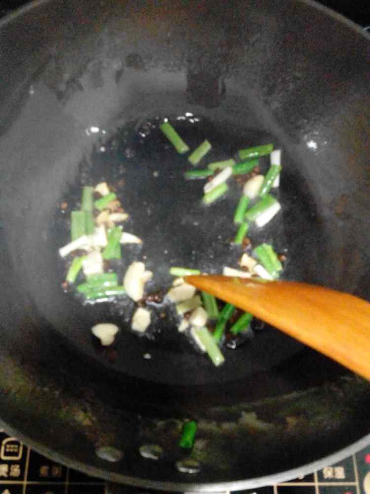菠萝炒鸡腿步骤5