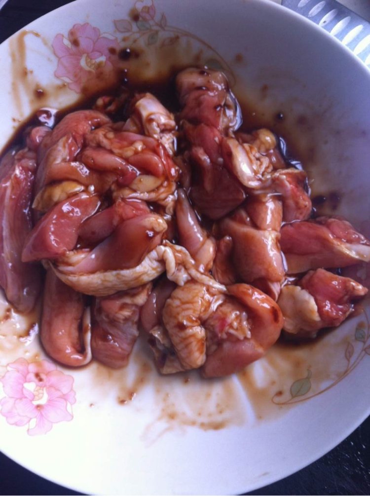 香菇滑鸡煲仔饭步骤3