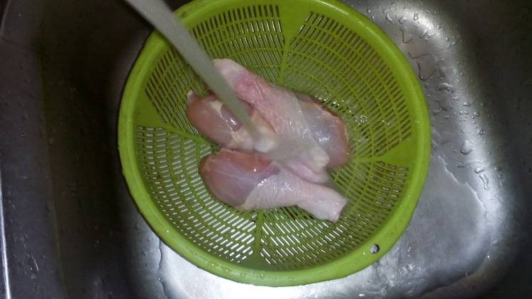 泰式甜辣酱炸鸡排步骤1
