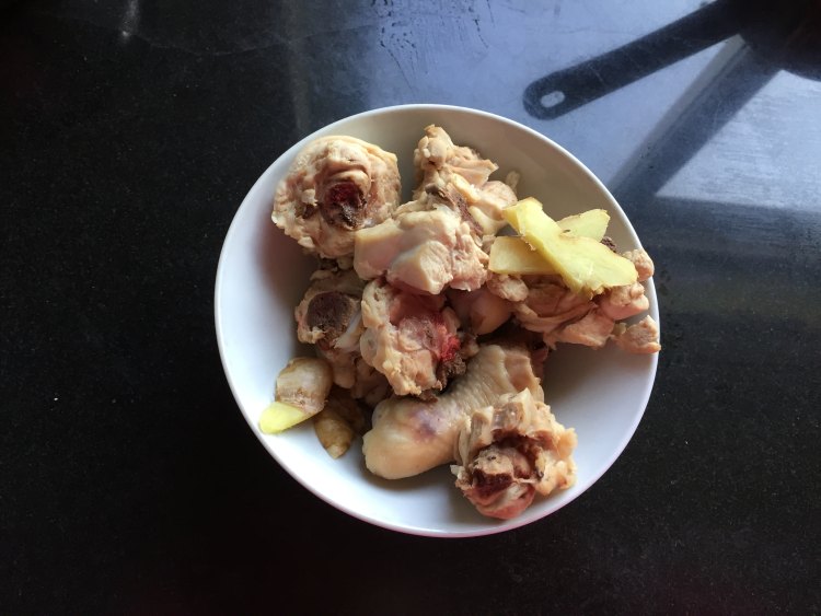 鸡腿山药黄花菜步骤1
