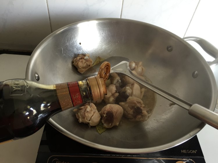 鸡腿山药黄花菜步骤4