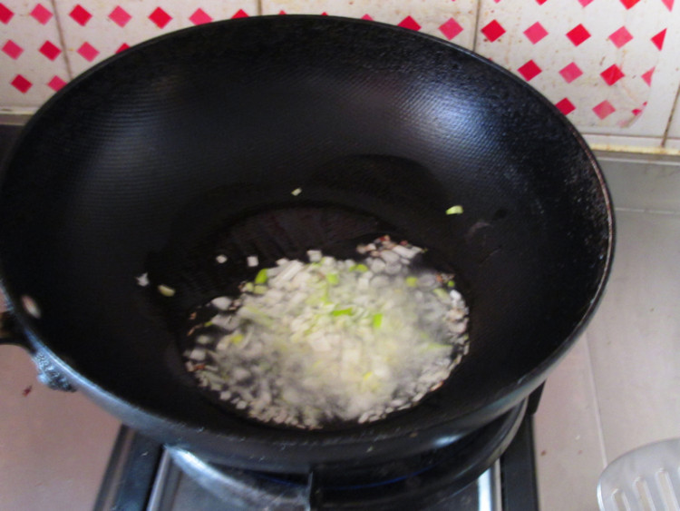 香菇鸡肉焖饭步骤6