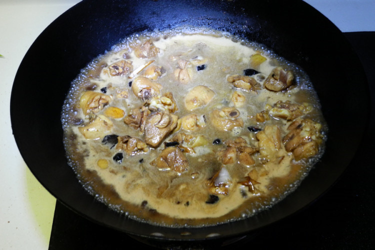 白菜香菇烧鸡块步骤9