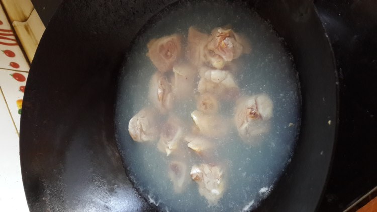 鸡肉土豆炖豆角步骤2