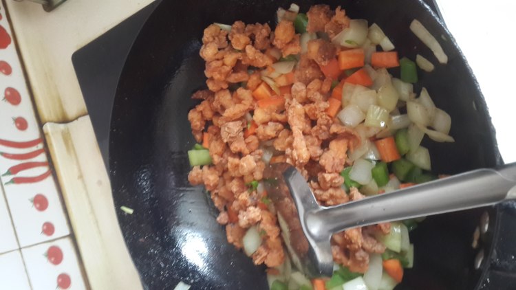 酱炒鸡丁步骤7