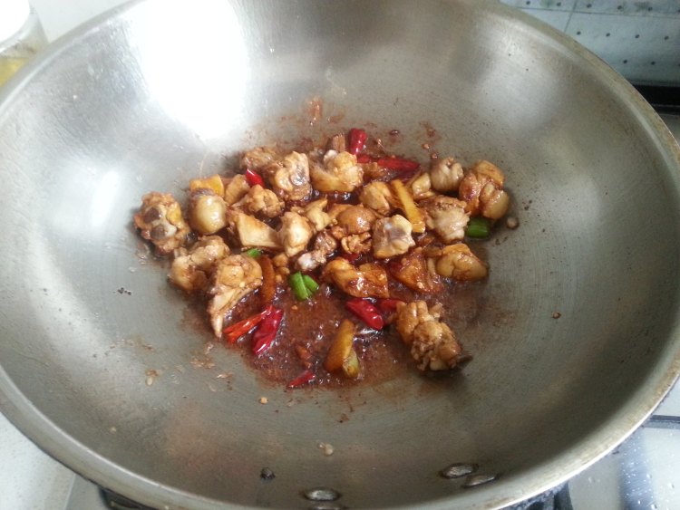 西葫芦萝卜炒鸡腿步骤7