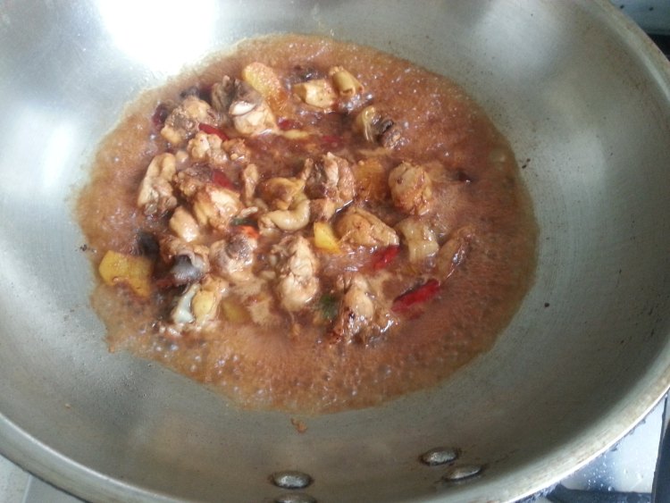 西葫芦萝卜炒鸡腿步骤8