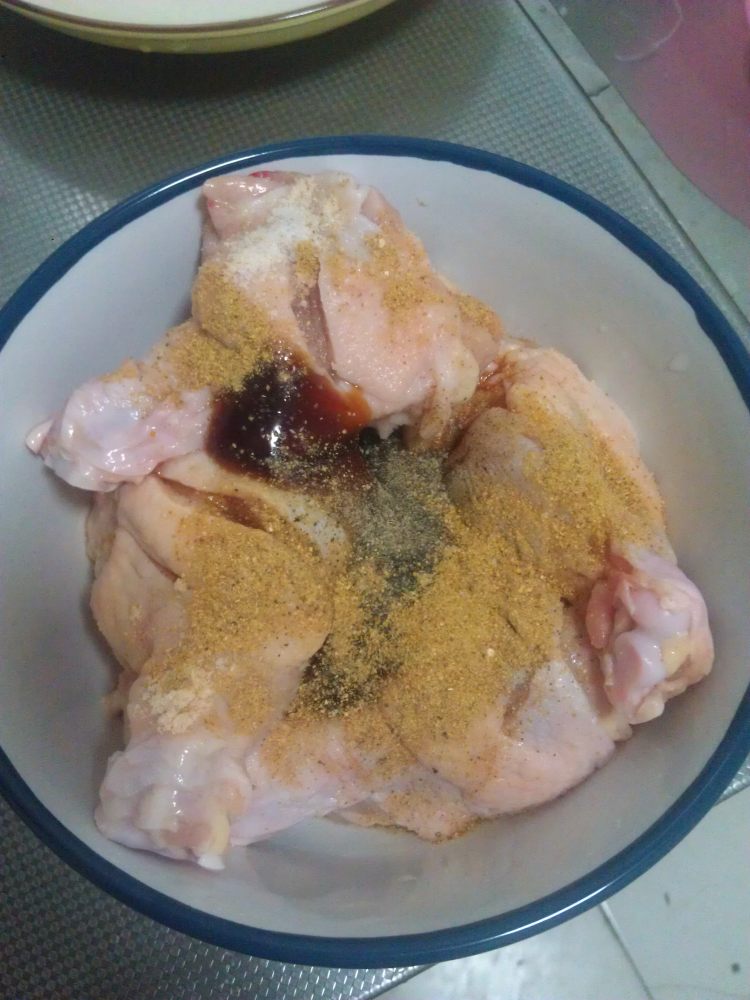 榨菜粉丝蒸鸡腿步骤3