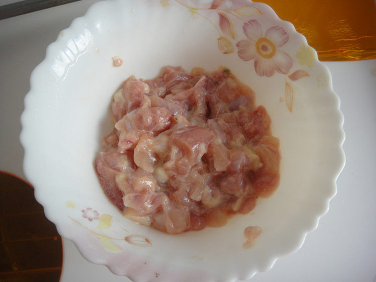 鸡丁辣酱步骤3