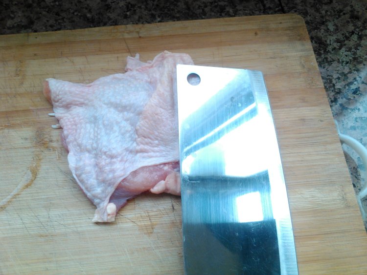 蚝油焖鸡腿肉步骤2