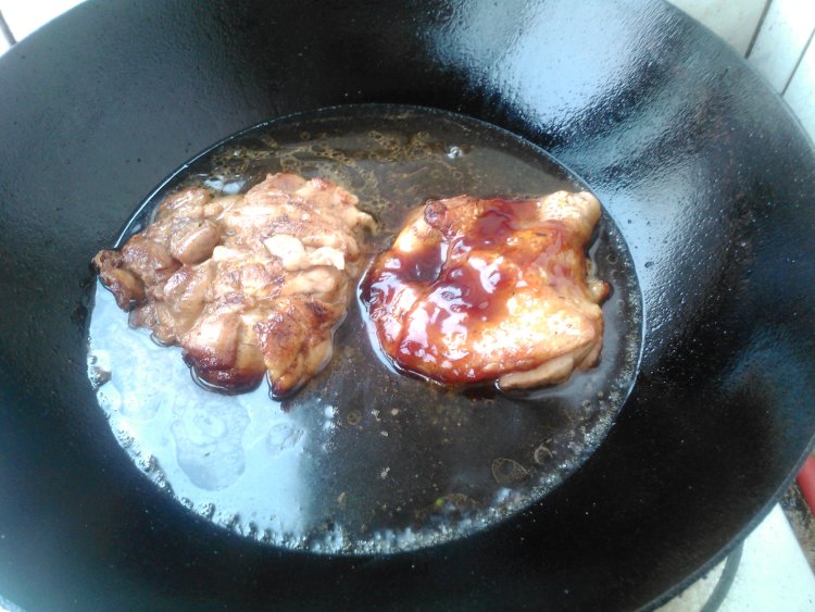 蚝油焖鸡腿肉步骤8