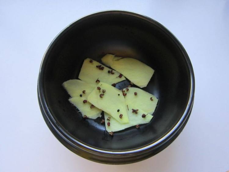 石锅油豆腐鸡步骤5