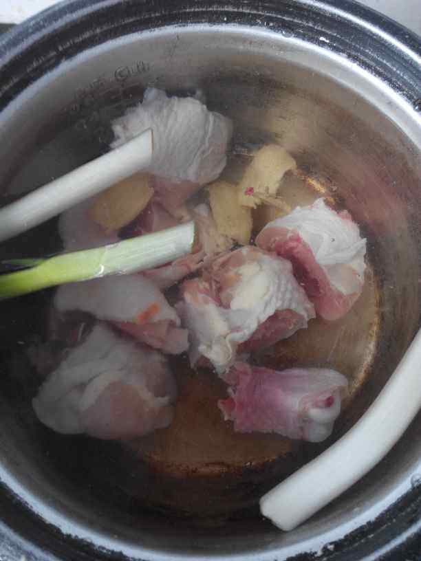 甜玉米香菇鸡汤步骤2