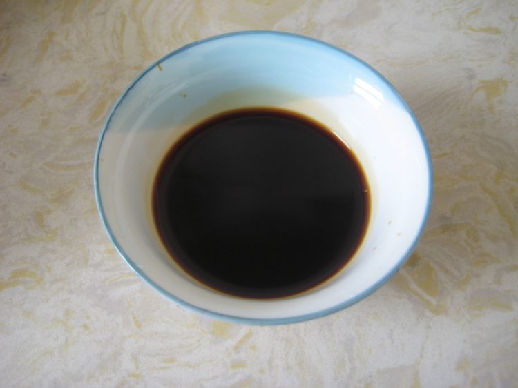 榛蘑炖鸡腿步骤3