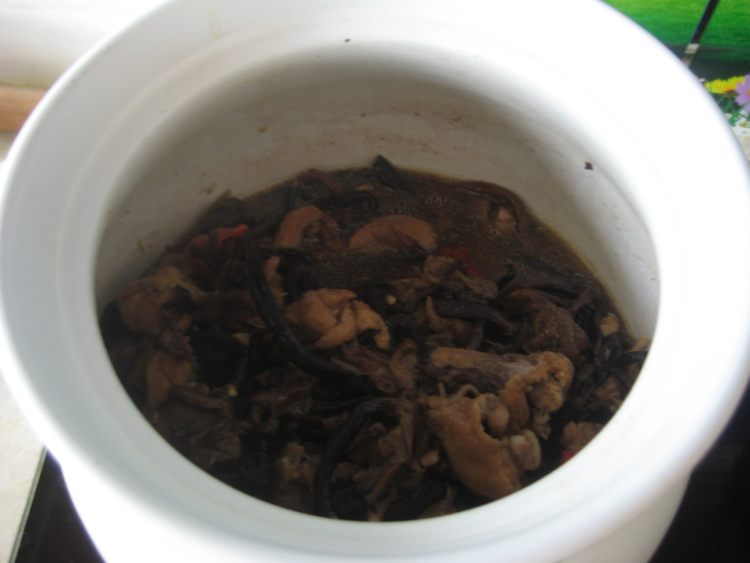榛蘑炖鸡腿步骤11
