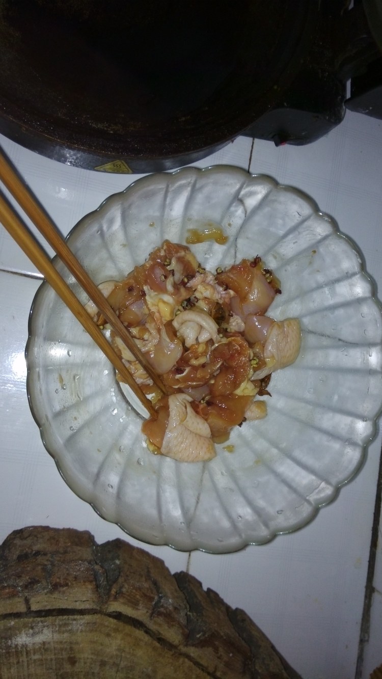 胡萝卜香菇鸡腿煲仔饭步骤3