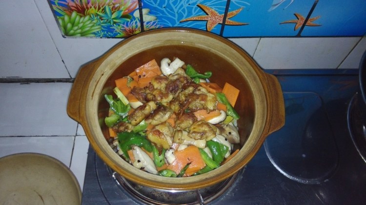 胡萝卜香菇鸡腿煲仔饭步骤11