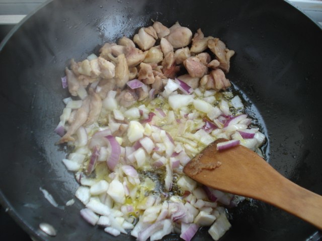 鸡肉抓饭步骤7