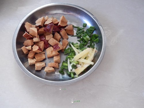 香菇鸡肉饭步骤4