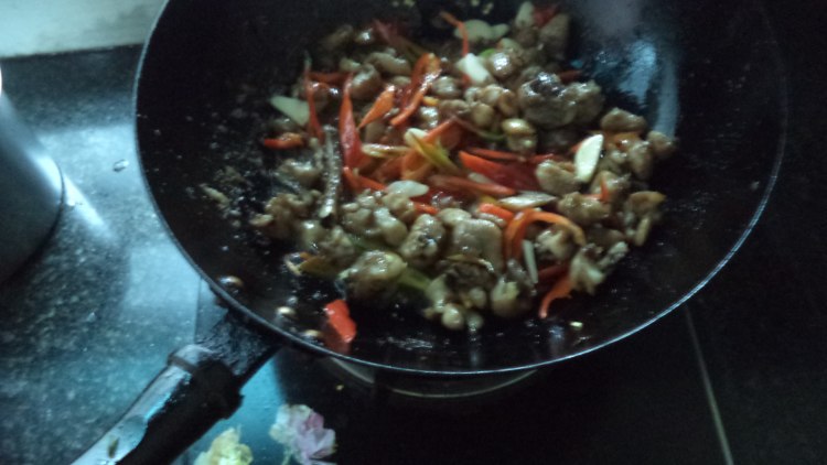 蒜片辣椒鲜鸡腿步骤11