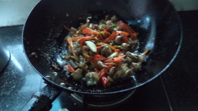 蒜片辣椒鲜鸡腿步骤12
