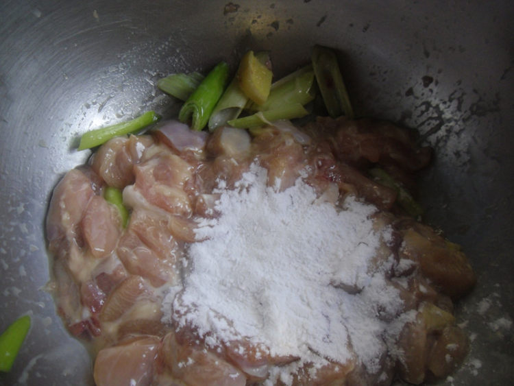 煎烹鸡块步骤5
