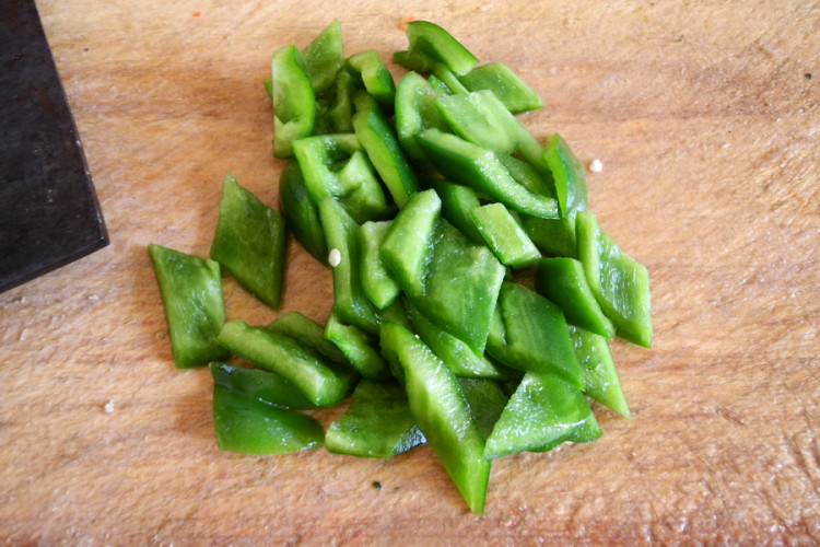 菜椒鸡块步骤3