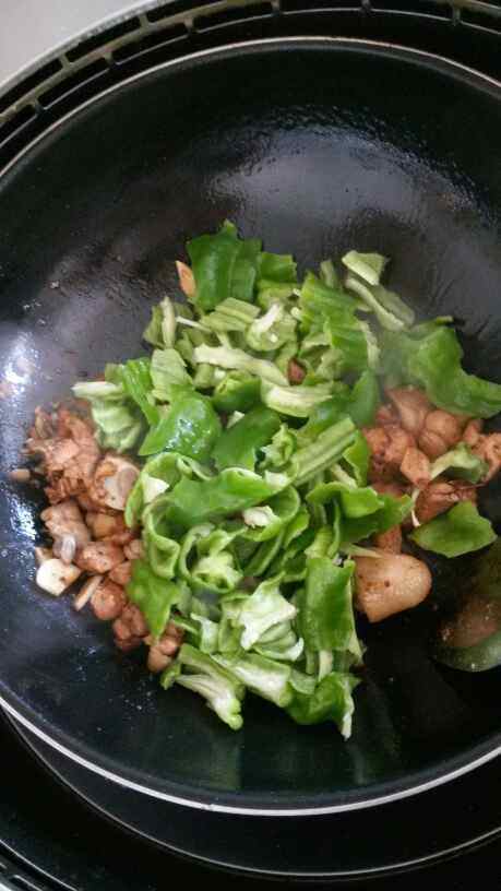 青椒鸡腿步骤5