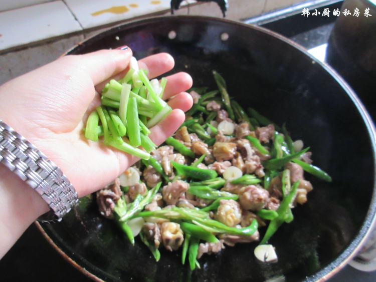 干煸鸡腿肉步骤9