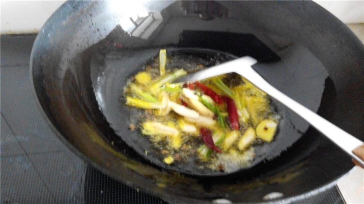 板栗炖鸡腿步骤8