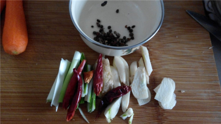 板栗炖鸡腿步骤7