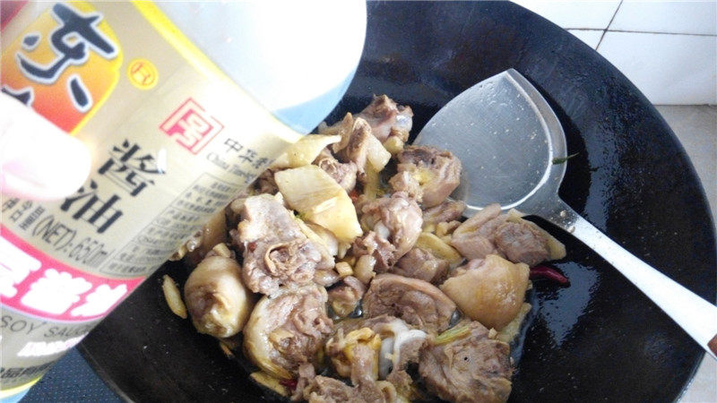 板栗炖鸡腿步骤10