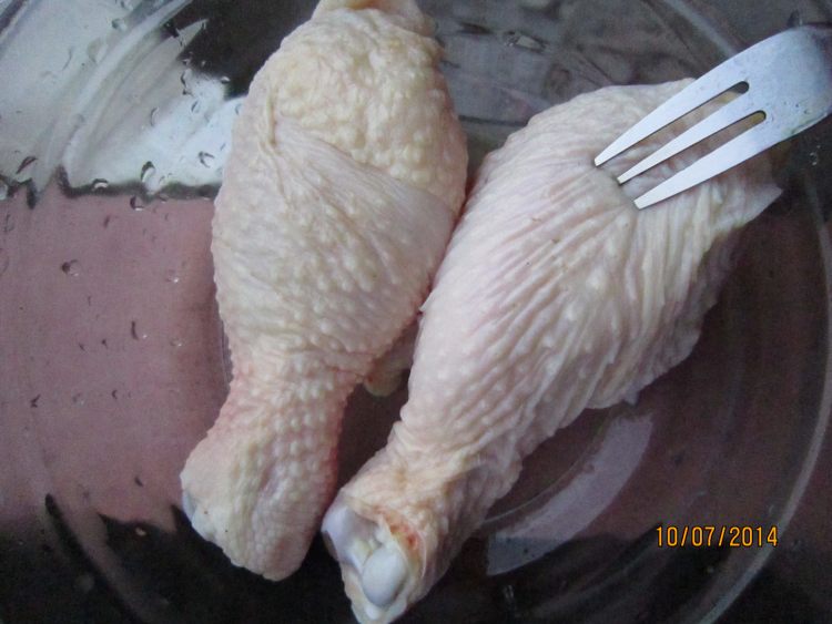 椒麻鸡腿丝步骤1
