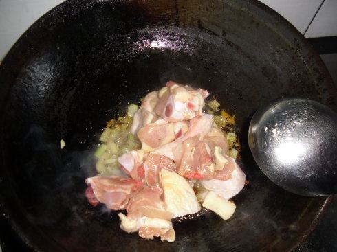 南瓜土豆鸡肉一锅出步骤7