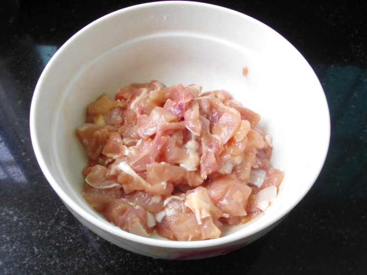 玉米炒鸡丁步骤2