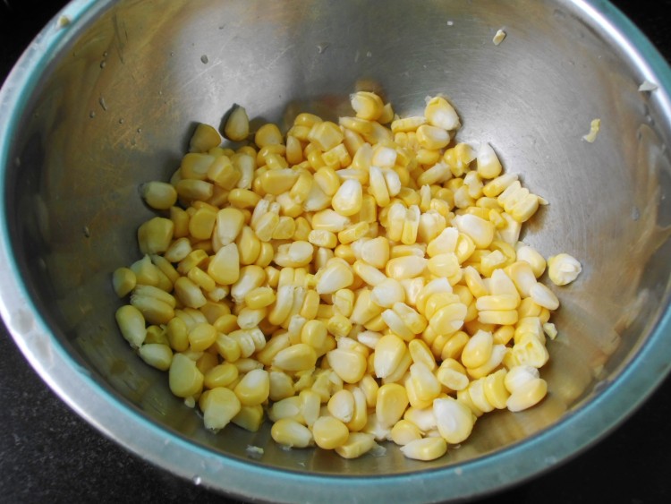 玉米炒鸡丁步骤4