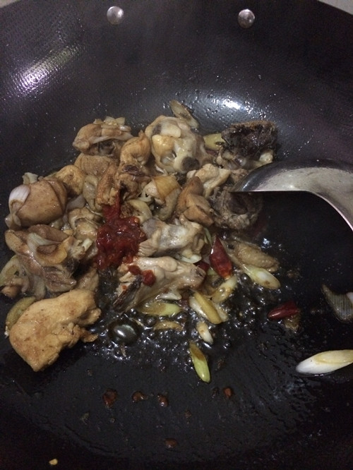 口蘑鸡块步骤6
