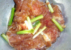 照烧鸡腿浇汁饭步骤2