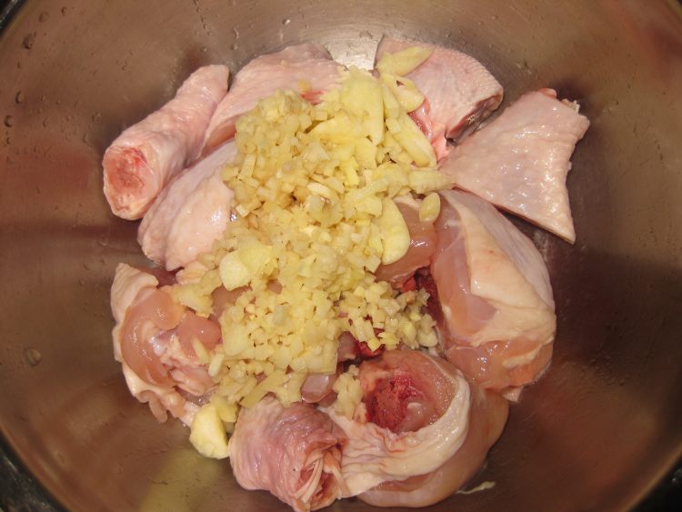 剁椒蒸鸡腿步骤2