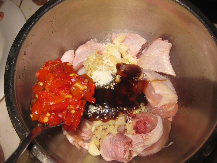 剁椒蒸鸡腿步骤5