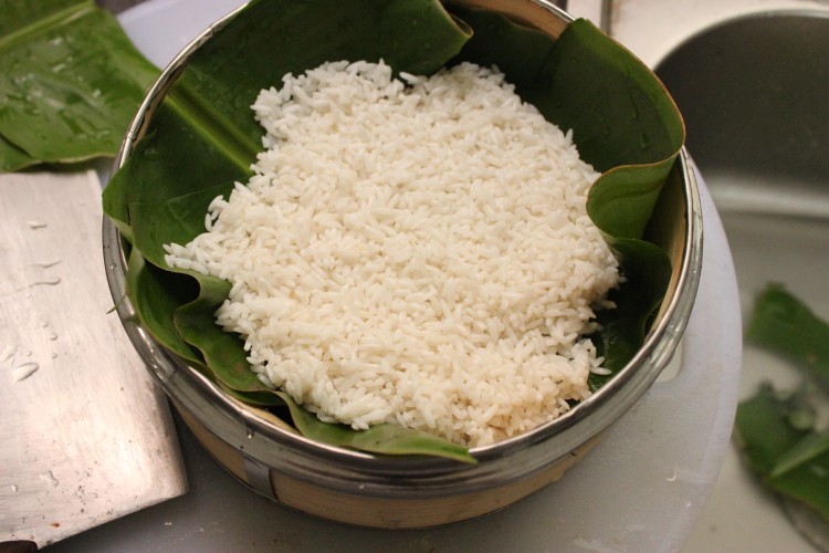 笼仔蚝油鸡腿饭步骤5