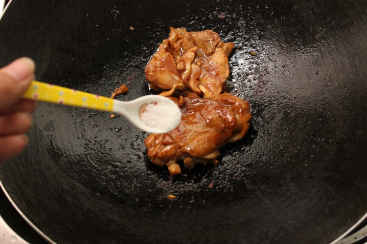 笼仔蚝油鸡腿饭步骤6